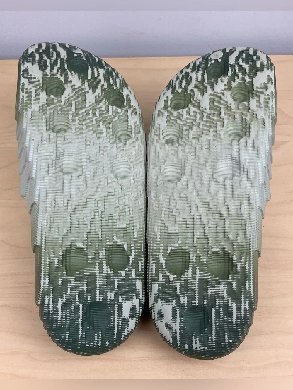 Adidas Men’s Size 7.0 (UK7) Adilette 22 Green Slide Sandals Slip On Flip Flops